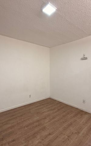 Casa à venda com 270m², 6 quartos e 2 vagasSuíte
