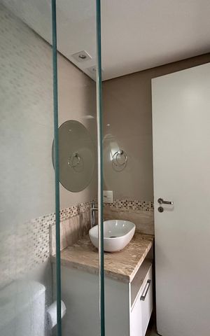 Apartamento à venda com 81m², 2 quartos e 1 vaga Apartamento à venda com 81m², 2 quartos e 1 vagaBanheiro da Suíte