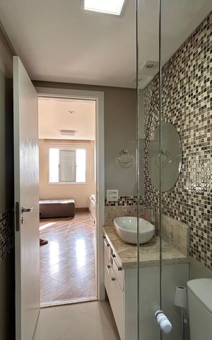 Apartamento à venda com 81m², 2 quartos e 1 vaga Apartamento à venda com 81m², 2 quartos e 1 vagaBanheiro Social
