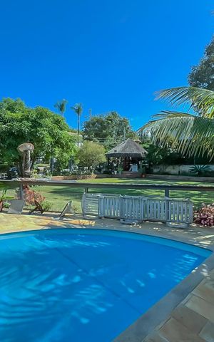 Casa de condomínio à venda com 800m², 5 quartos e 4 vagas Casa de condomínio à venda com 800m², 5 quartos e 4 vagasÁrea Externa