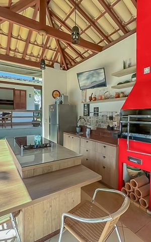 Casa de condomínio à venda com 800m², 5 quartos e 4 vagas Casa de condomínio à venda com 800m², 5 quartos e 4 vagasÁrea Externa