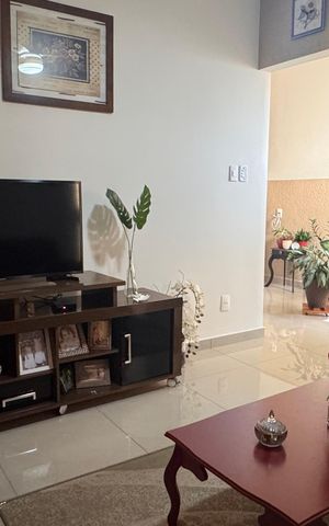 Casa à venda com 110m², 3 quartos e 3 vagas Casa à venda com 110m², 3 quartos e 3 vagasSala