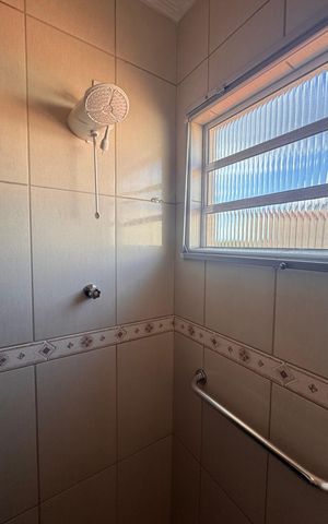 Casa à venda com 110m², 3 quartos e 3 vagas Casa à venda com 110m², 3 quartos e 3 vagasBanheiro 1