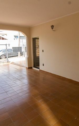 Casa para alugar com 191m², 4 quartos e 3 vagas Casa para alugar com 191m², 4 quartos e 3 vagasGaragem