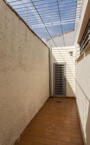 Casa para alugar com 191m², 4 quartos e 3 vagas Casa para alugar com 191m², 4 quartos e 3 vagasCorredor