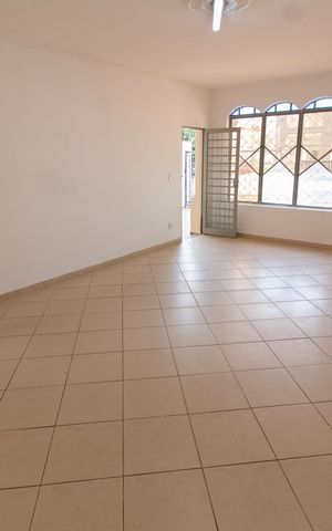 Casa para alugar com 191m², 4 quartos e 3 vagas Casa para alugar com 191m², 4 quartos e 3 vagasSala