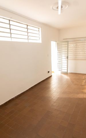 Casa para alugar com 191m², 4 quartos e 3 vagas Casa para alugar com 191m², 4 quartos e 3 vagasCopa