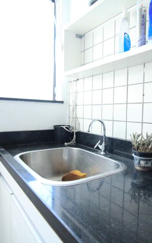 Apartamento para alugar com 197m², 4 quartos e 2 vagas Apartamento para alugar com 197m², 4 quartos e 2 vagasCozinha e Área de Serviço