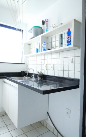Apartamento para alugar com 197m², 4 quartos e 2 vagas Apartamento para alugar com 197m², 4 quartos e 2 vagasCozinha e Área de Serviço
