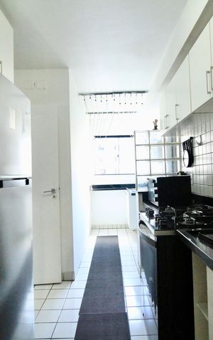 Apartamento para alugar com 197m², 4 quartos e 2 vagas Apartamento para alugar com 197m², 4 quartos e 2 vagasCozinha e Área de Serviço