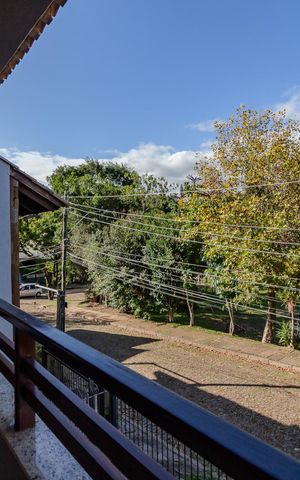 Casa à venda com 270m², 3 quartos e 2 vagas Casa à venda com 270m², 3 quartos e 2 vagasVaranda da Suíte 1