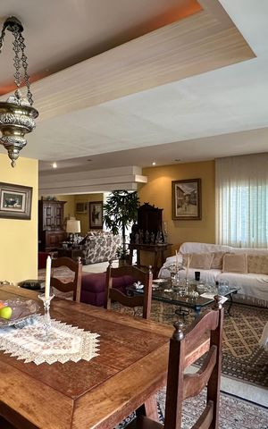 Apartamento à venda com 313m², 4 quartos e 4 vagasSala