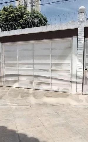 Casa à venda com 220m², 3 quartos e 2 vagas