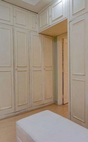Casa à venda com 499m², 5 quartos e 4 vagas Casa à venda com 499m², 5 quartos e 4 vagasQuarto 4