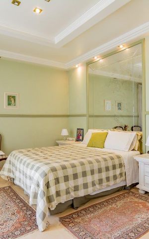Casa à venda com 499m², 5 quartos e 4 vagas Casa à venda com 499m², 5 quartos e 4 vagasQuarto 4