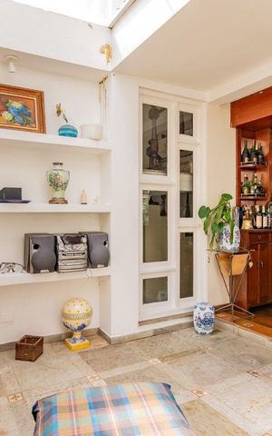 Casa à venda com 499m², 5 quartos e 4 vagas Casa à venda com 499m², 5 quartos e 4 vagasSala