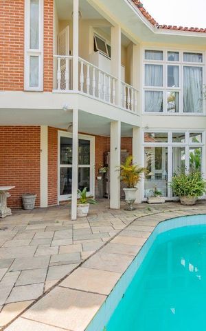 Casa à venda com 499m², 5 quartos e 4 vagas Casa à venda com 499m², 5 quartos e 4 vagasPiscina