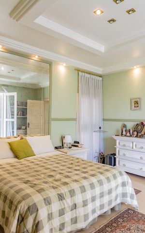 Casa à venda com 499m², 5 quartos e 4 vagas Casa à venda com 499m², 5 quartos e 4 vagasQuarto 4