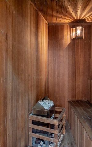 Casa à venda com 499m², 5 quartos e 4 vagas Casa à venda com 499m², 5 quartos e 4 vagasSauna