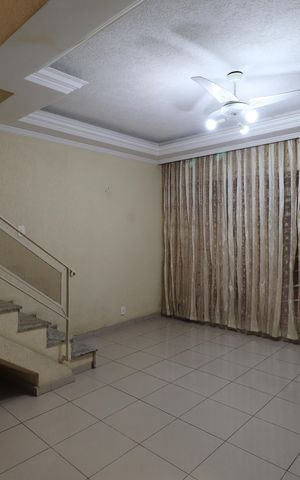 Casa à venda com 340m², 5 quartos e 5 vagasSala
