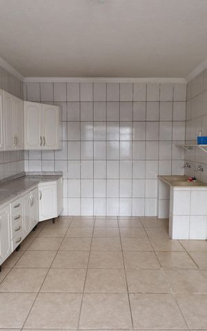 Casa à venda com 340m², 5 quartos e 5 vagasCozinha