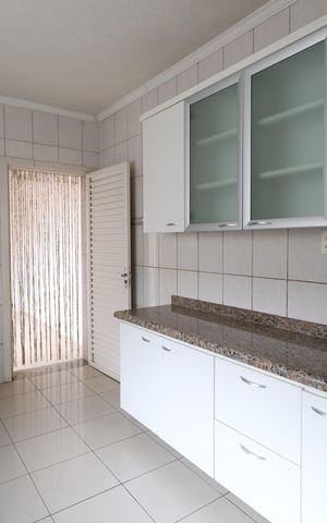 Casa à venda com 340m², 5 quartos e 5 vagasCozinha