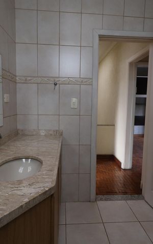 Casa à venda com 340m², 5 quartos e 5 vagasBanheiro Social