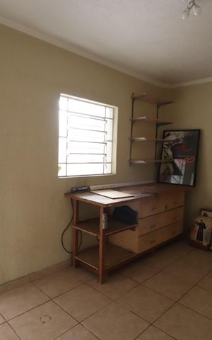 Casa à venda com 340m², 5 quartos e 5 vagasQuarto de Serviço