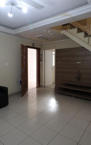 Casa à venda com 340m², 5 quartos e 5 vagasSala