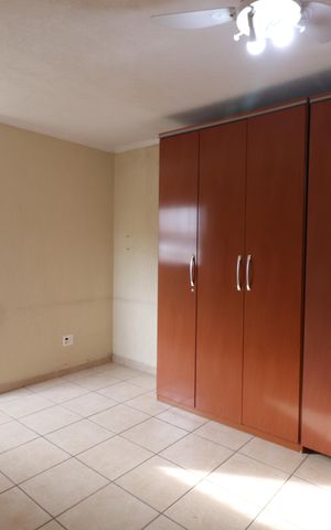 Casa à venda com 340m², 5 quartos e 5 vagasSuíte