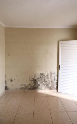 Casa à venda com 340m², 5 quartos e 5 vagasQuarto de Serviço