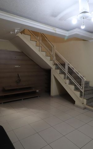 Casa à venda com 340m², 5 quartos e 5 vagasSala