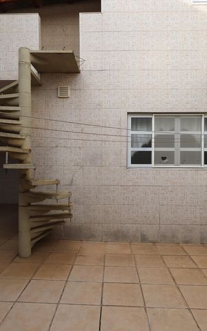 Casa à venda com 340m², 5 quartos e 5 vagasQuintal