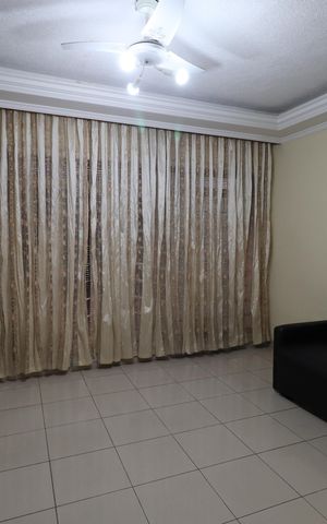 Casa à venda com 340m², 5 quartos e 5 vagasSala