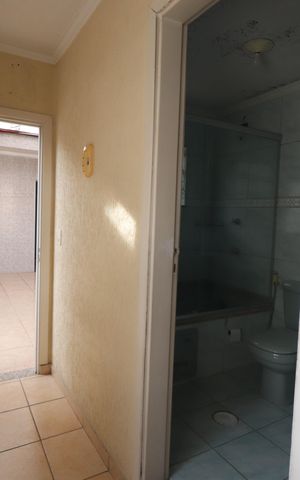 Casa à venda com 340m², 5 quartos e 5 vagasSuíte