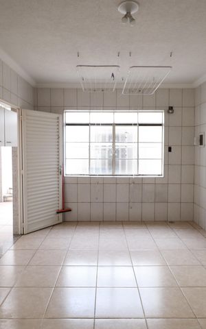 Casa à venda com 340m², 5 quartos e 5 vagasCozinha