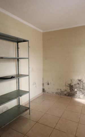 Casa à venda com 340m², 5 quartos e 5 vagasQuarto de Serviço