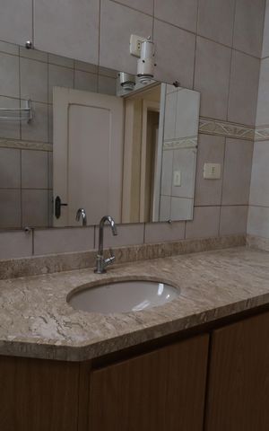 Casa à venda com 340m², 5 quartos e 5 vagasBanheiro Social