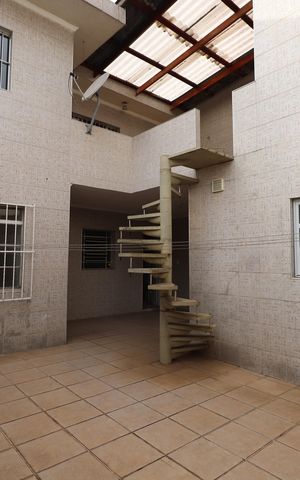 Casa à venda com 340m², 5 quartos e 5 vagasQuintal