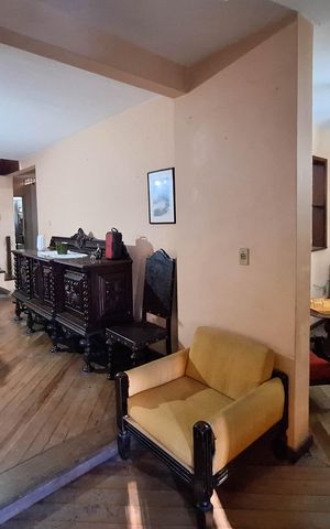 Casa à venda com 500m², 7 quartos e 10 vagas Casa à venda com 500m², 7 quartos e 10 vagasSala