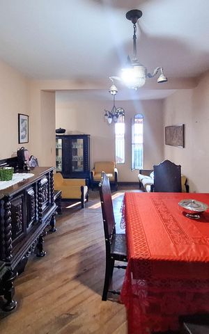 Casa à venda com 500m², 7 quartos e 10 vagas Casa à venda com 500m², 7 quartos e 10 vagasSala