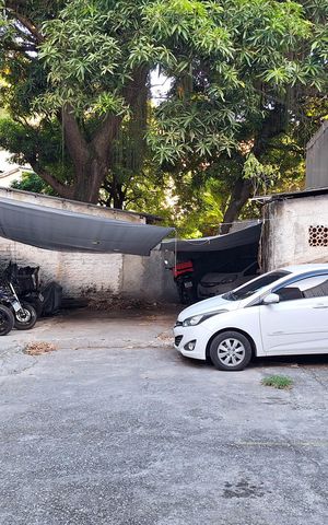 Casa à venda com 500m², 7 quartos e 10 vagas Casa à venda com 500m², 7 quartos e 10 vagasQuintal