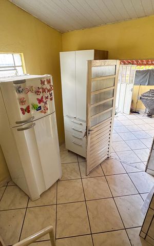 Casa à venda com 400m², 3 quartos e 5 vagas Casa à venda com 400m², 3 quartos e 5 vagasCozinha