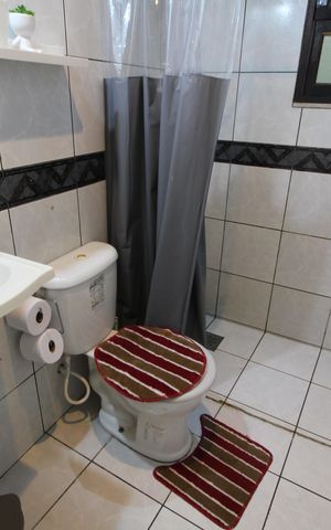 Casa à venda com 300m², 5 quartos e 5 vagasCasa 2 - Banheiro Social