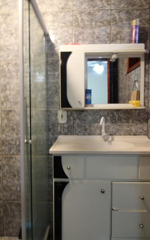 Casa à venda com 300m², 5 quartos e 5 vagasCasa 2 - Quarto 2 (banheiro da suíte)