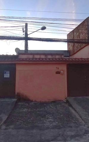 Casa à venda com 300m², 5 quartos e 5 vagas Casa à venda com 300m², 5 quartos e 5 vagasFachada