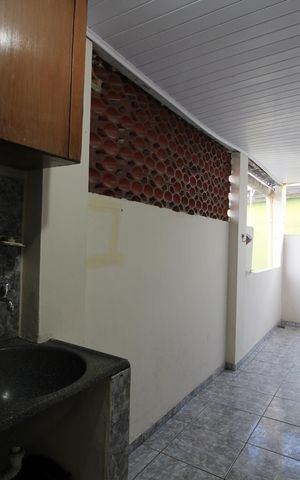 Casa à venda com 300m², 5 quartos e 5 vagasCasa 2- Área de Serviço 2