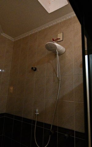 Casa à venda com 300m², 4 quartos e 6 vagasBanheiro Suíte 1
