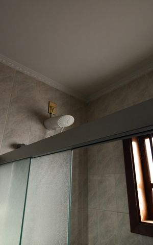 Casa à venda com 300m², 4 quartos e 6 vagasBanheiro Suíte 2