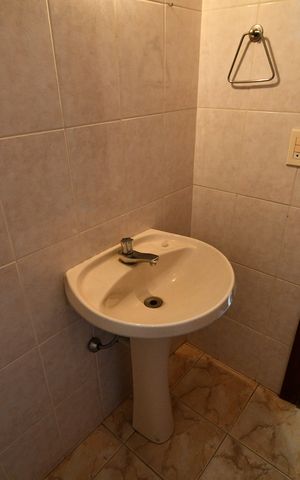Casa à venda com 300m², 4 quartos e 6 vagasBanheiro de serviço
